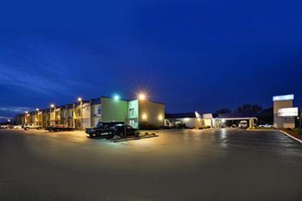 圣迭戈国家城市温德姆华美达酒店 纳欣诺市 外观 照片