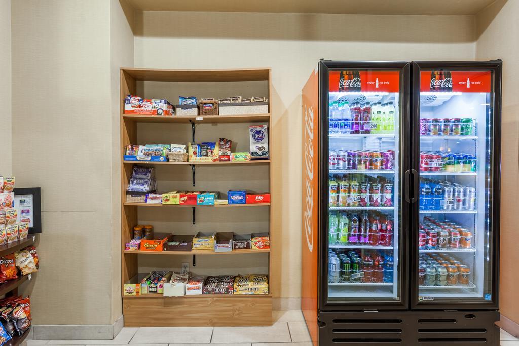 圣迭戈国家城市温德姆华美达酒店 纳欣诺市 外观 照片